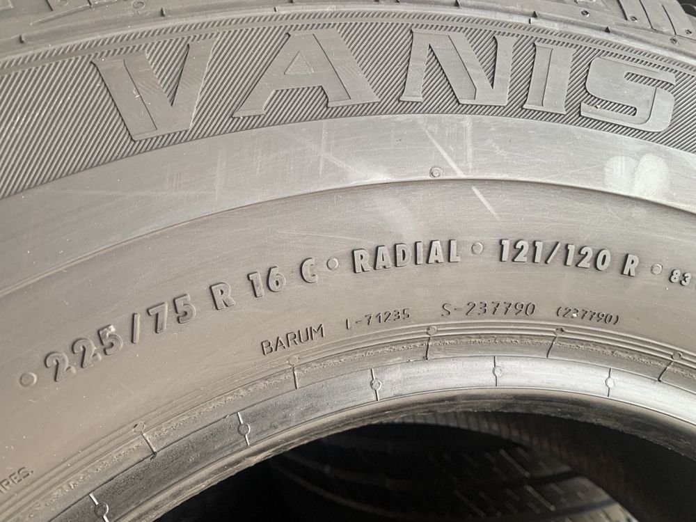 Комплект літніх шин 225/75/16с 121/120R BARUM VANIS