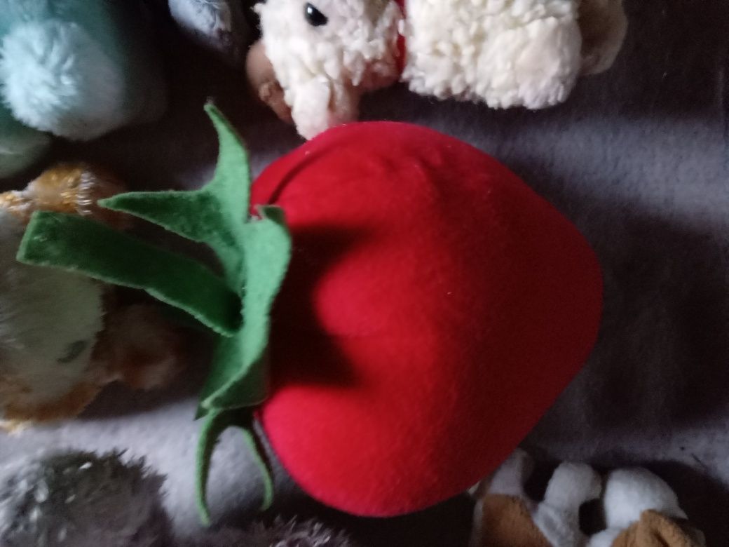 Tanio sprzedam zabawki, pluszaki itp, wszystko w ogłoszeniach