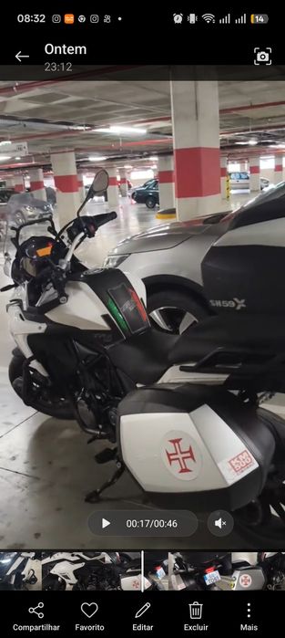 Moto Benelli  com malas