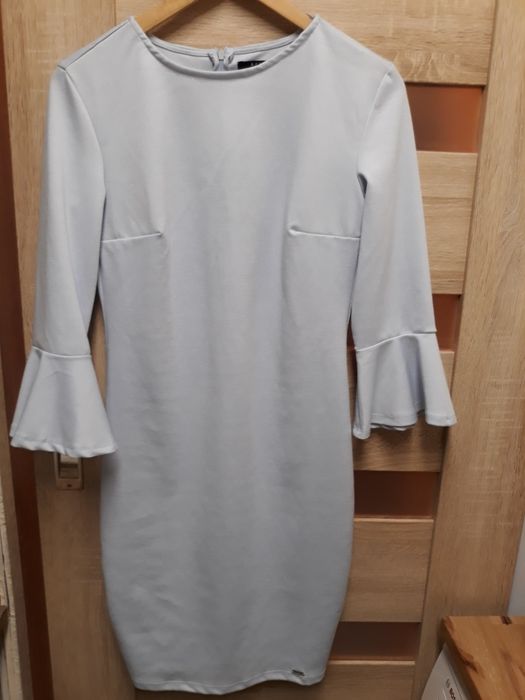 Błękitna sukienka MOHITO