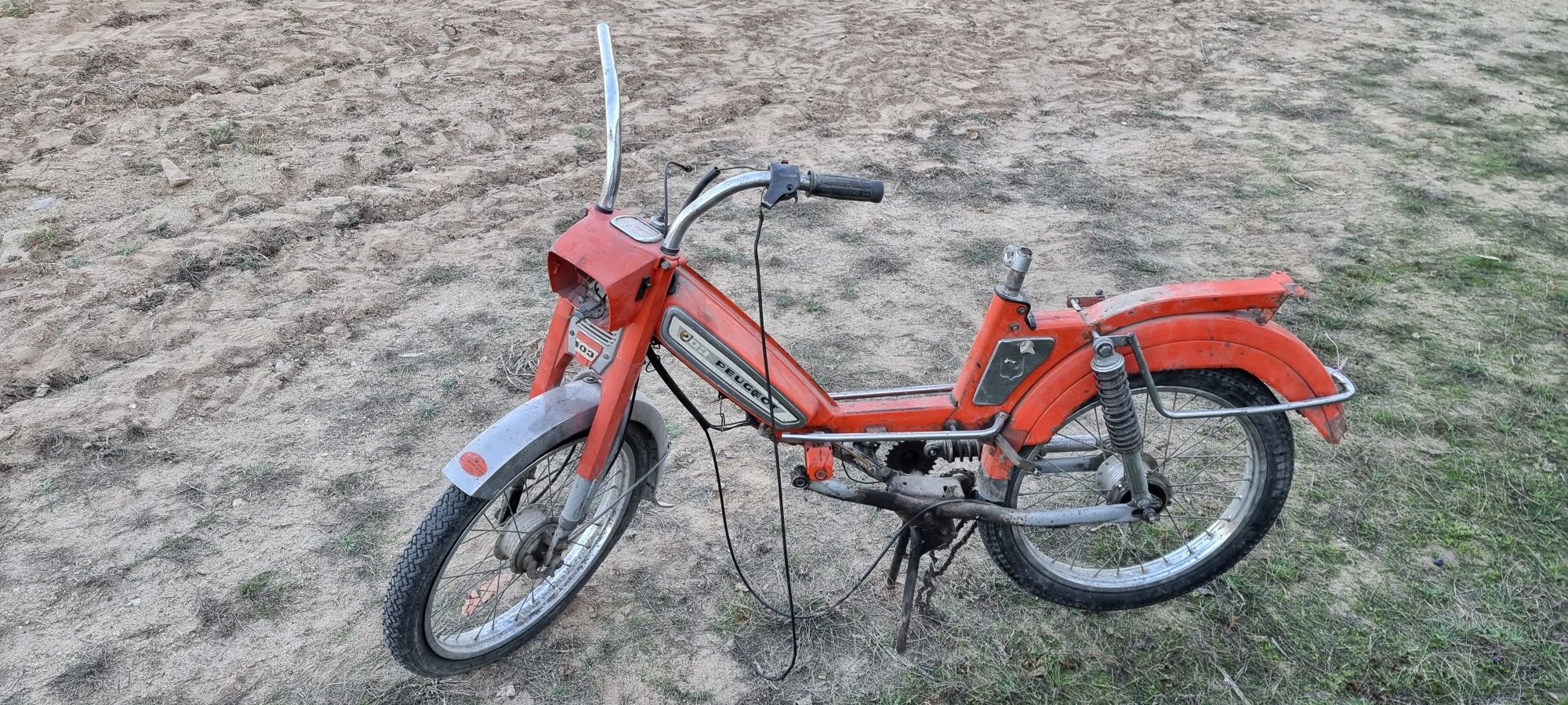 Vendo Peugeot  103  com oferta 103 para peças.