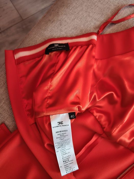 Sukienka ekskluzywna z jedwabną apaszką. Elisabetta Franchi rozmiar wł