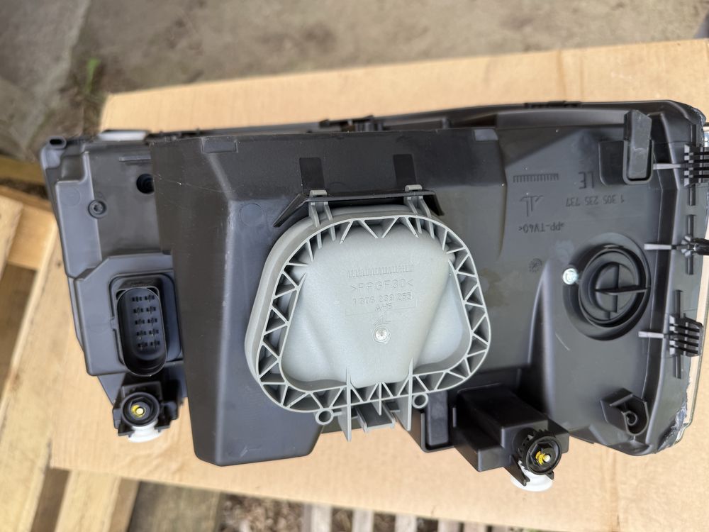 Vw T5 lampa lewy przód