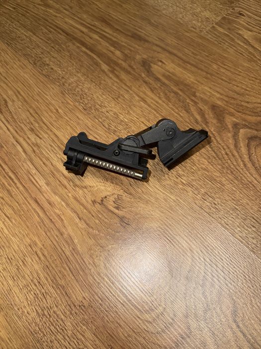 Кріплення для нічника