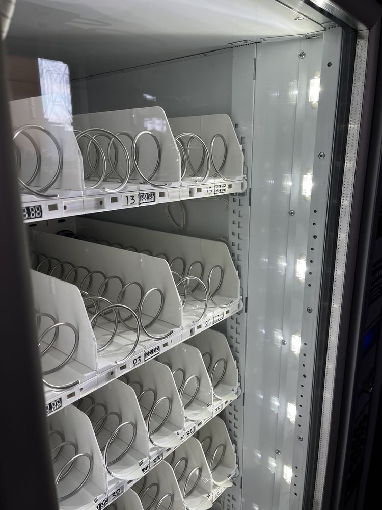Necta vending Snaky Max automat sprzedający