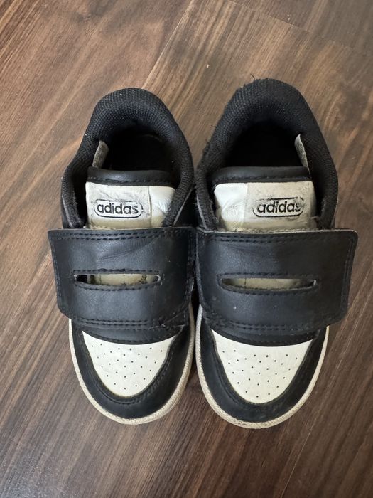 Adidasy dziecięce marki adidas rozm 25 czarno białe