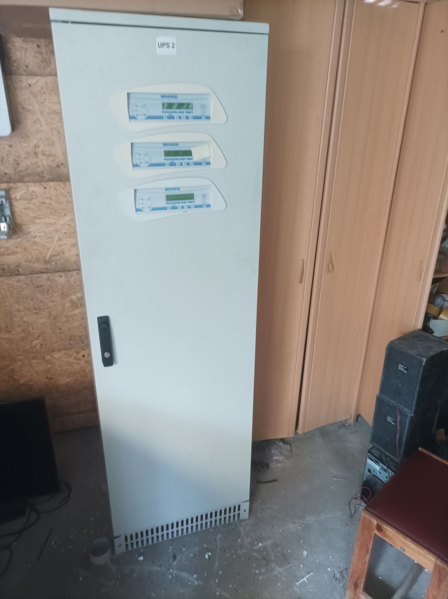 MAGAZYN ENERGII. Szafa UPS. Na magazyn energii
