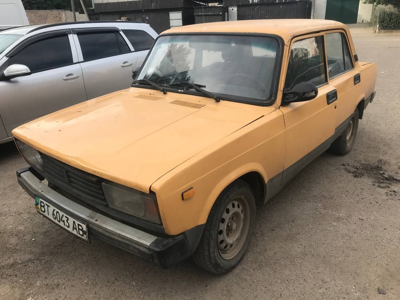 Продам ваз 2105.