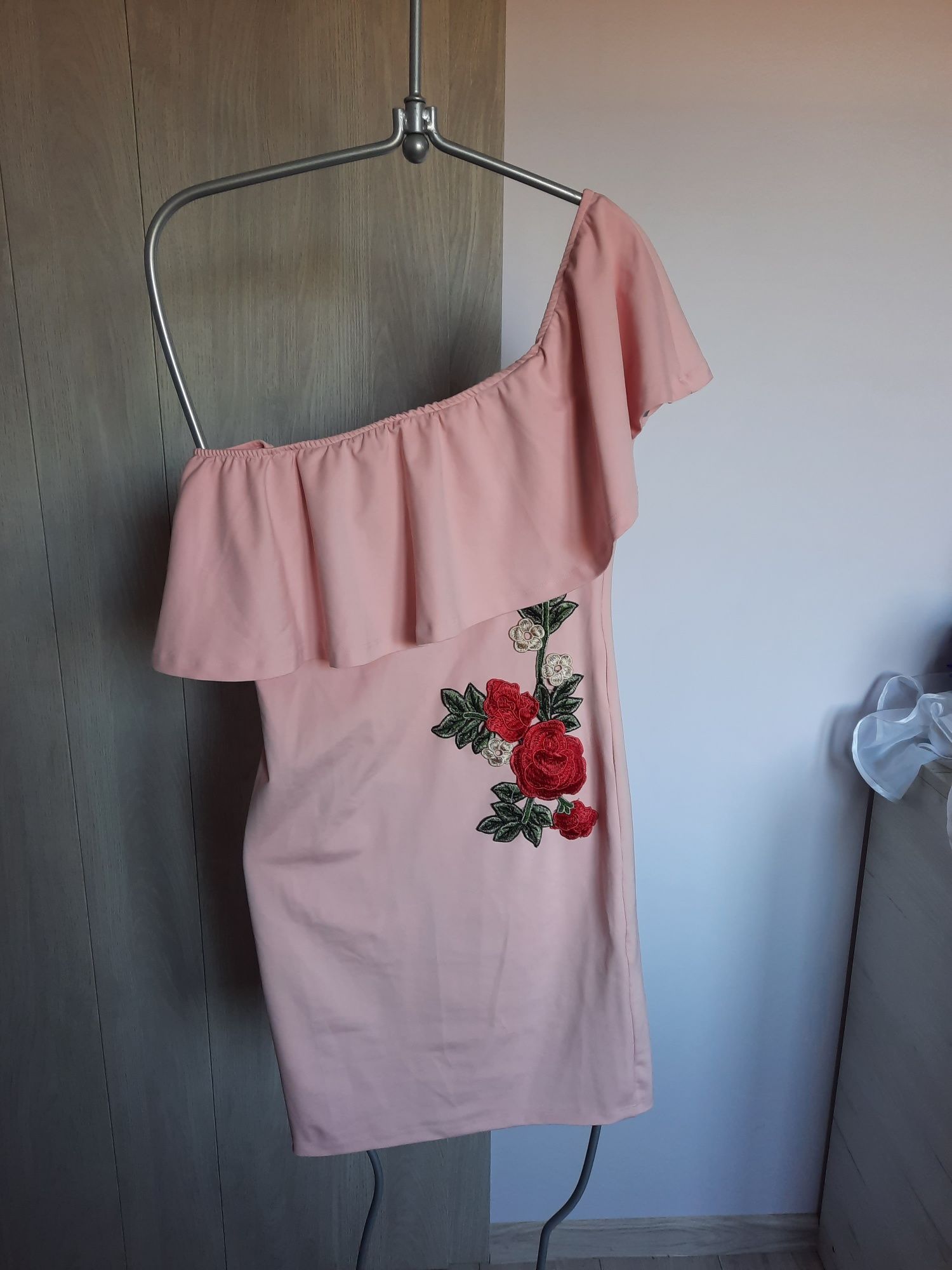 Różowa sukienka hiszpanka rozm. M/38