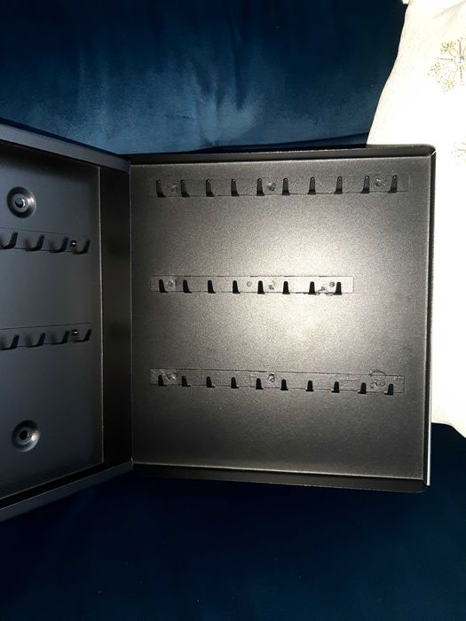 Skrzynka na klucze loft do mieszkania