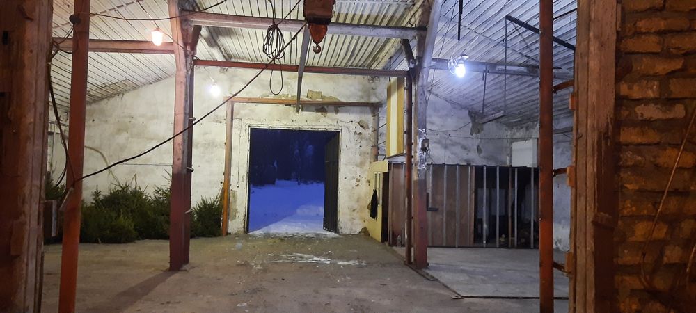 Продам чи Здам складське  приміщення  700 м/кв в місті Прилуки.