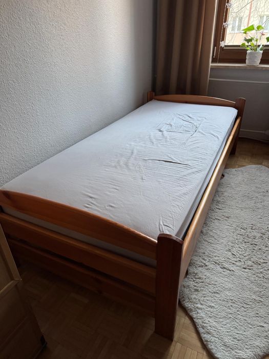 Łóżko - tapczan mlodziezowy z materacem