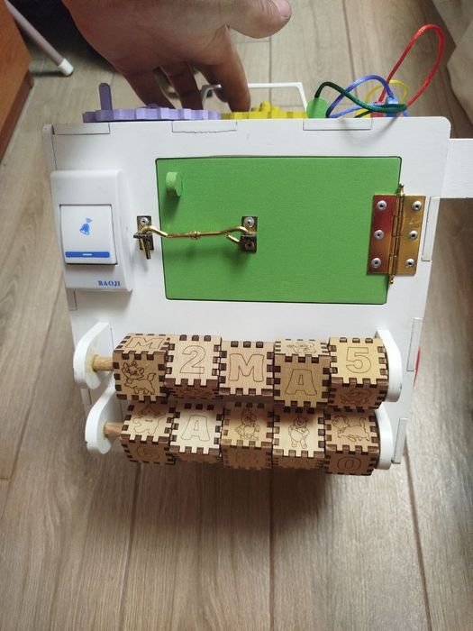 Іменний дерев'яний куб для розвитку