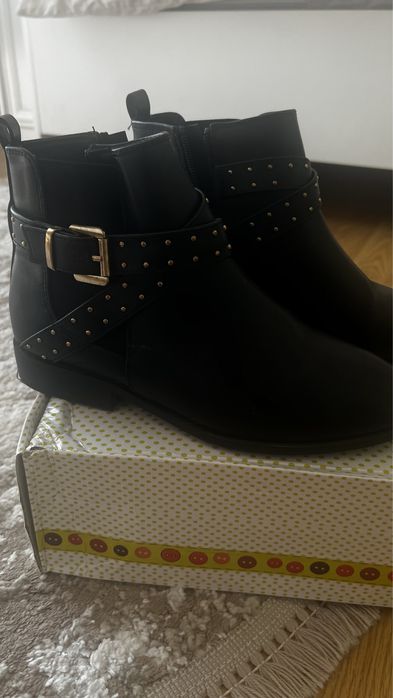 Жіночі черевики