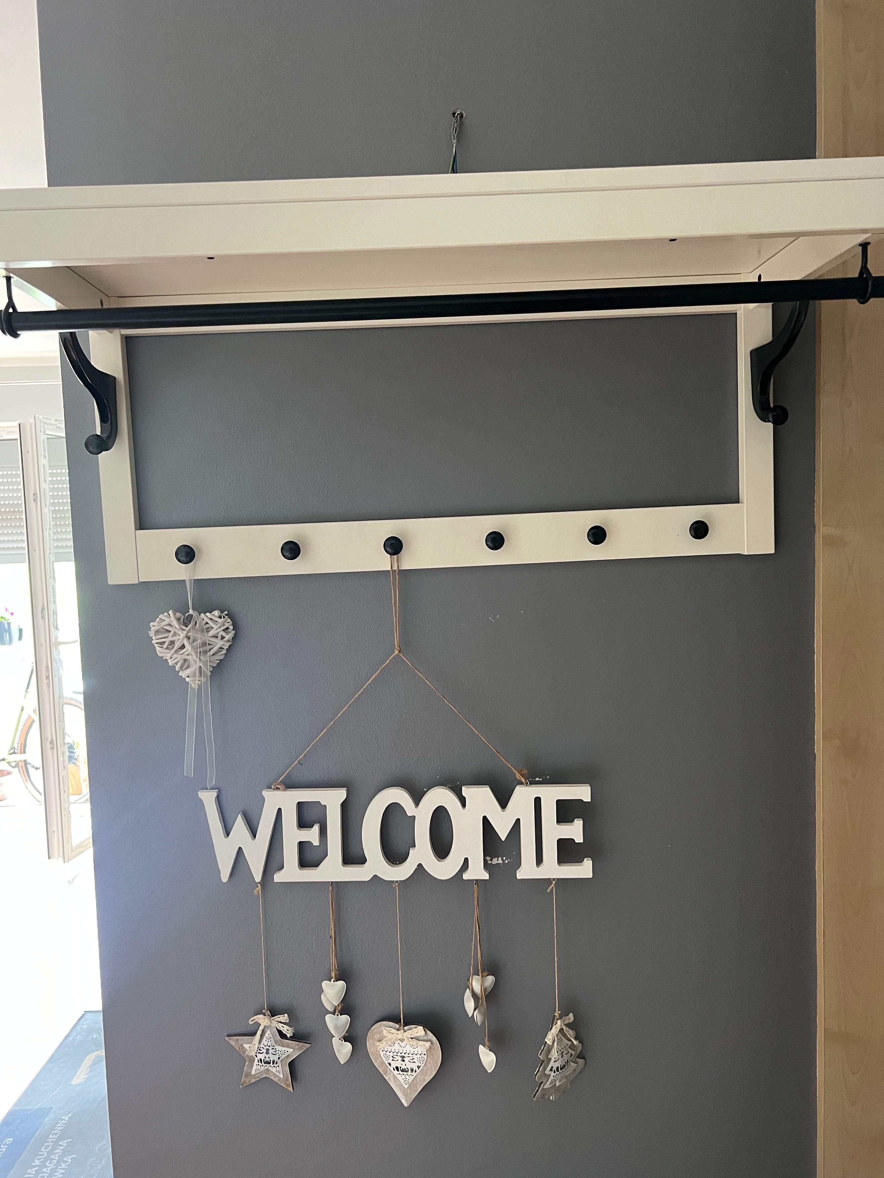 Wieszak z półka Ikea