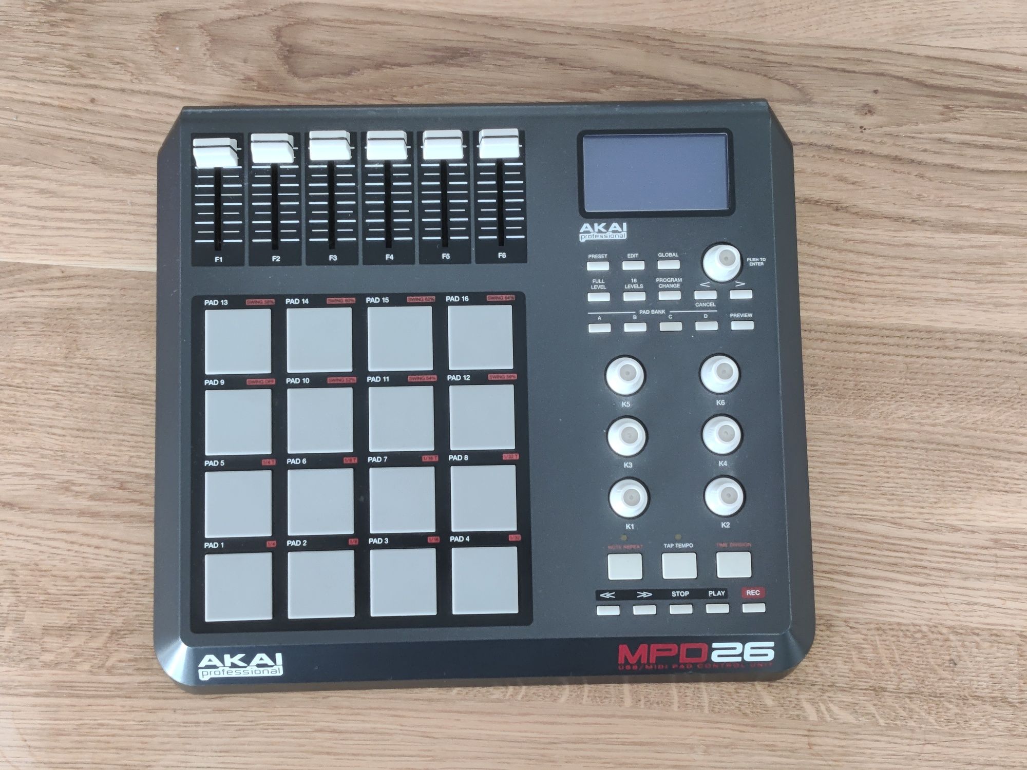 AKAI MPD26 usb/MIDI pady