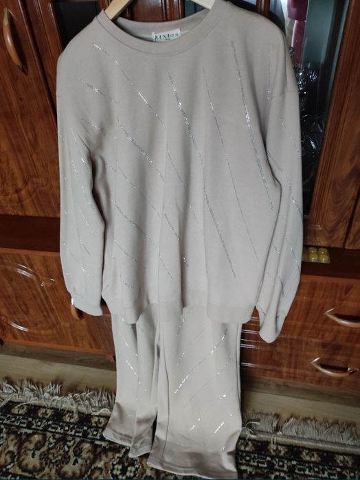 Костюм брючний 50-52 р