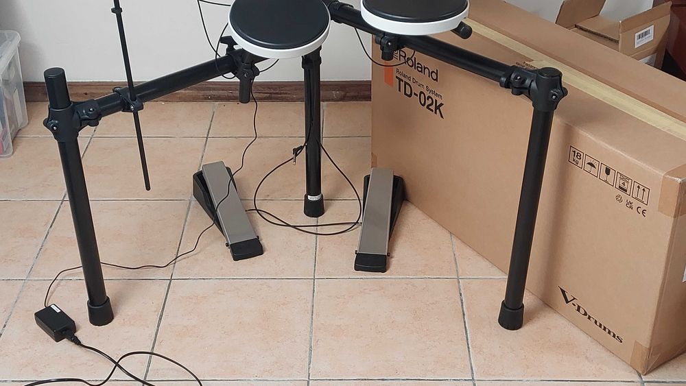 Bateria Eletrónica Roland TD-02K + Pad ATV 13" + Baquetas + Extras