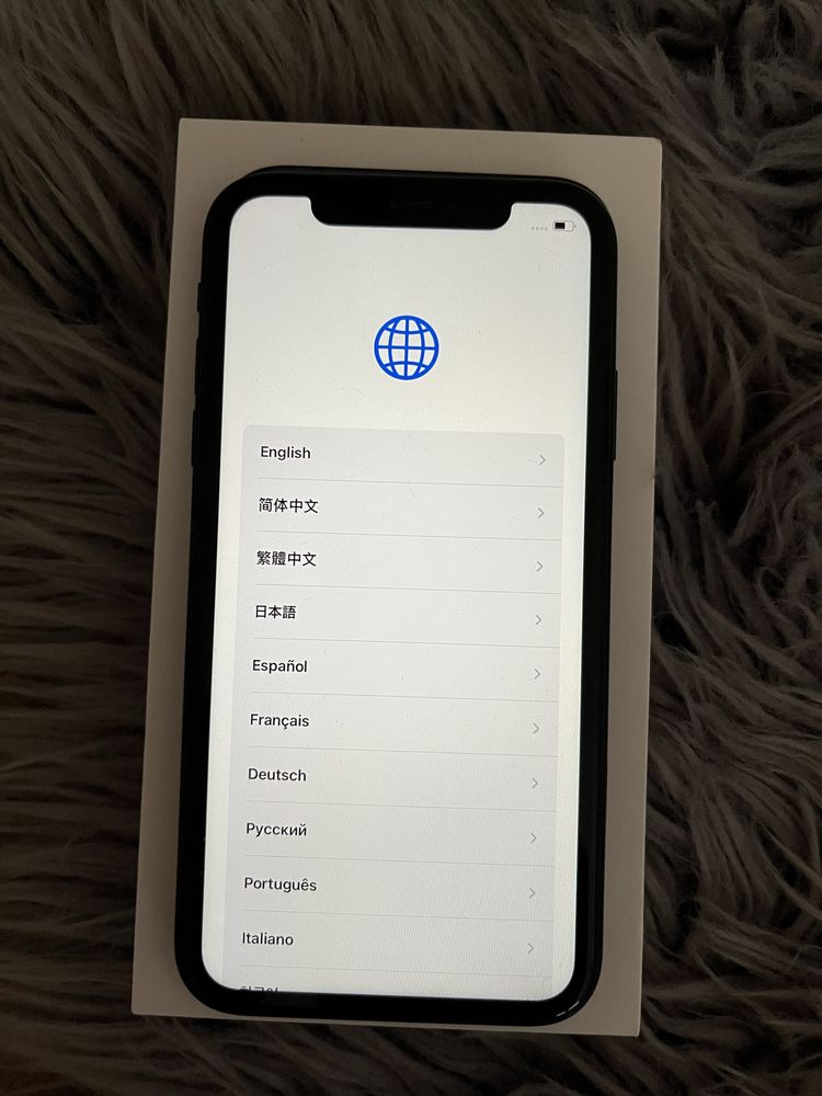 iPhone 11 czarny pudełkiem