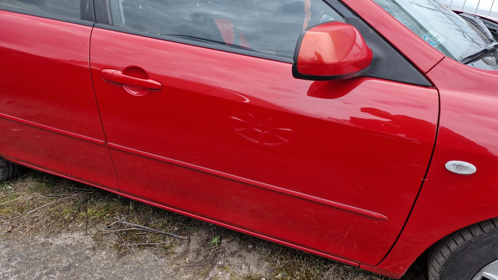 Mazda 6 27a czerwona części 02-07 pas przedni z chłodnicami. Benzyna d