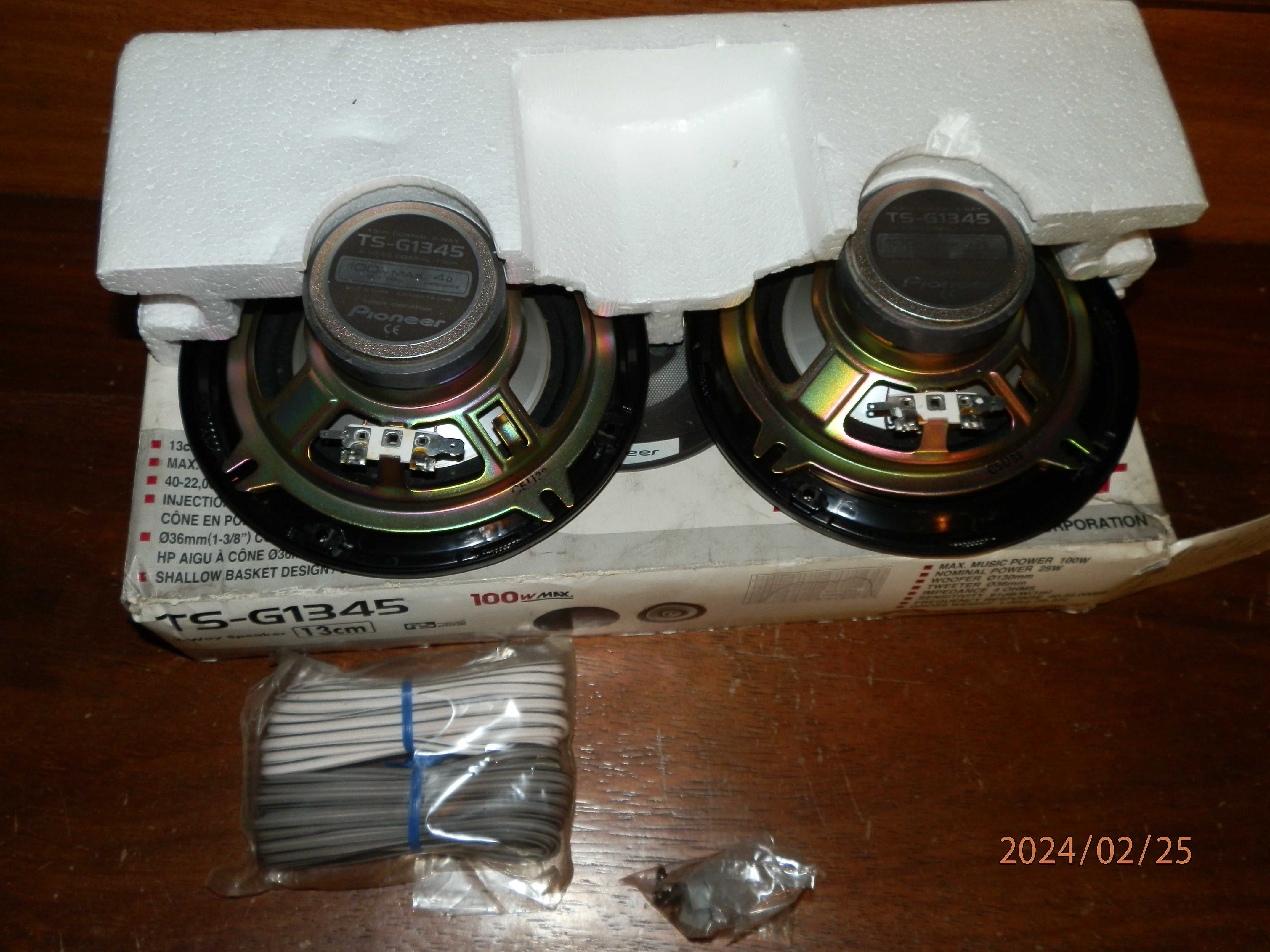 2 Speakers Auto 
Pioneer TS-G1345 13 cm 
 novos
