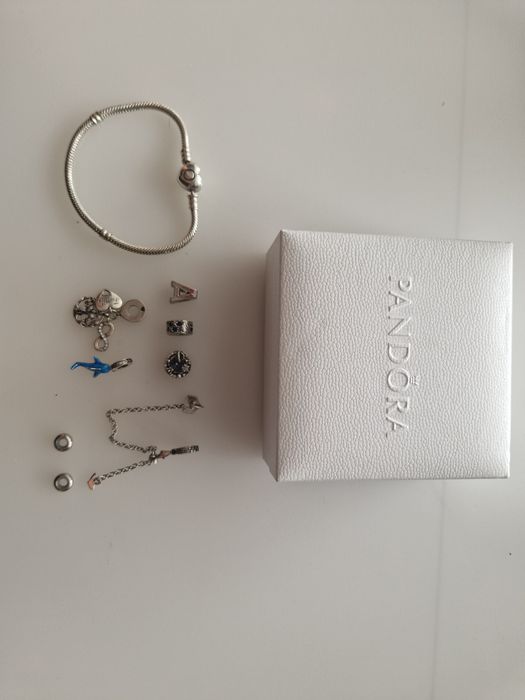 Bransoletka Pandora roz. 18 + charmsy