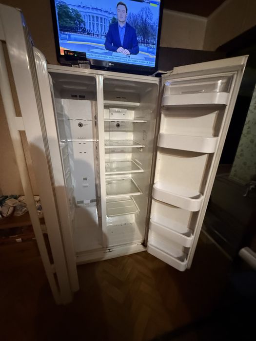 Продам  двухдверный холодильник самсунг