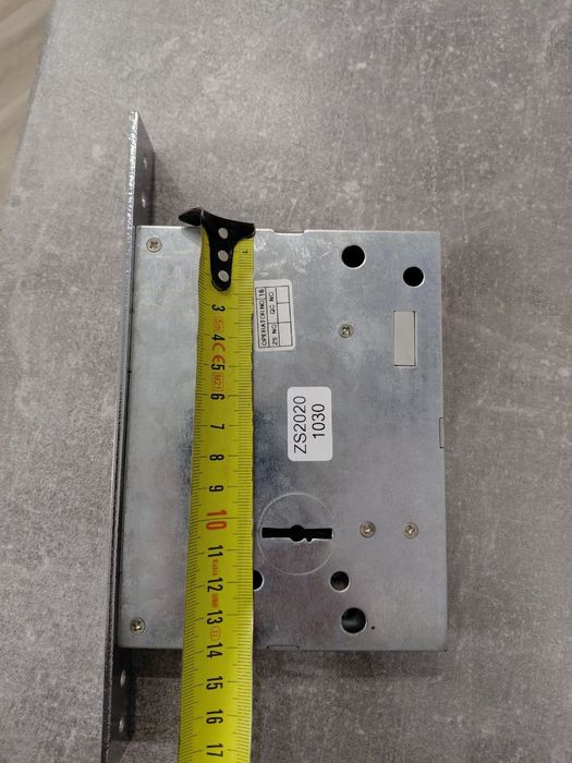 Врізний замок  Аверс