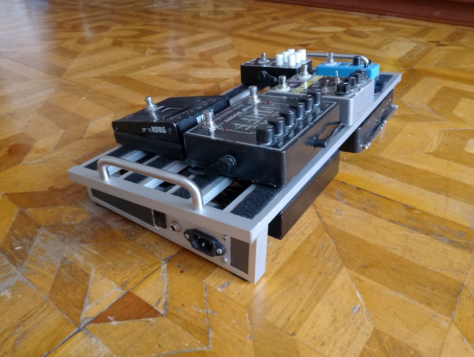 Педалборди на замовлення для гітар бас гітар