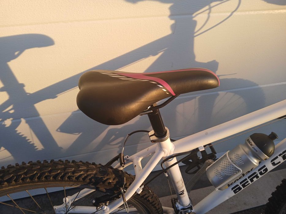 Bicicleta de alumínio BERG com amortecedores