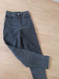 Spodnie  damskie jeansowe  H&M w rozmiarze xs
