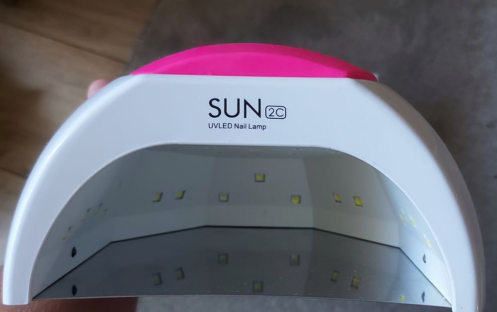 Lampa LED + UV do paznokci
Sunuv SUN2C profesjonalna
zelowa lampa bial