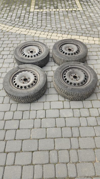 Felgi stalowe z oponami zimowymi 15 "