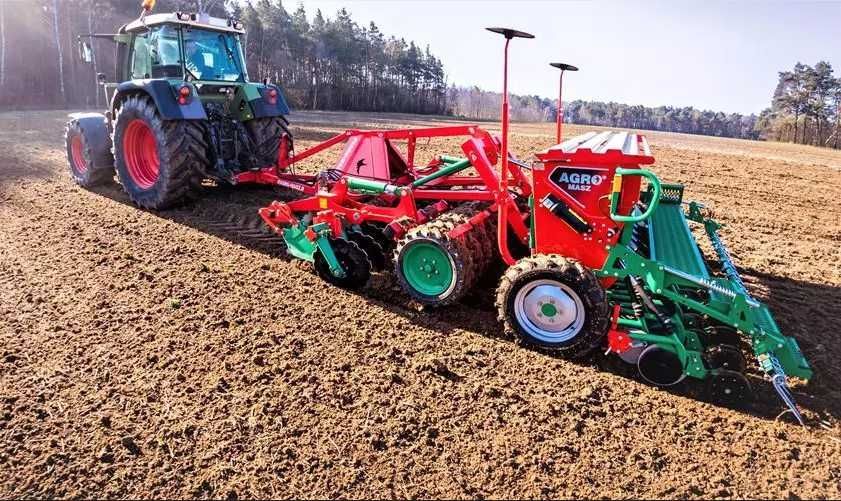 Siewnik Zbożowy Stopkowy Talerzowy AGRO-MASZ SR300 SN300 2,5m 2,7m 3m