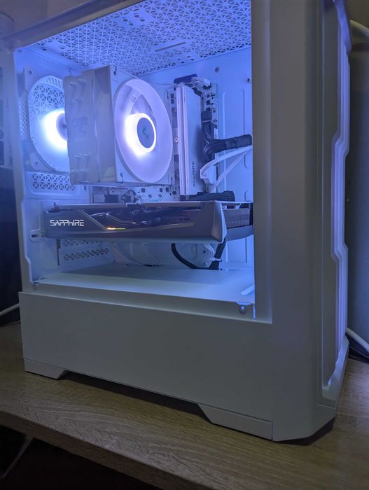 Біленький! RX5500XT 8gb \ Ryzen 5 3600 \ B550M \ 32GB \ 256 + 500SSD