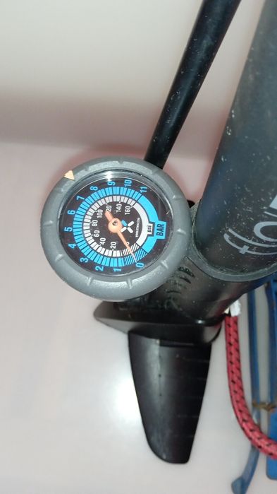 Bomba de Ar FLP 5000 + Bomba de Pé