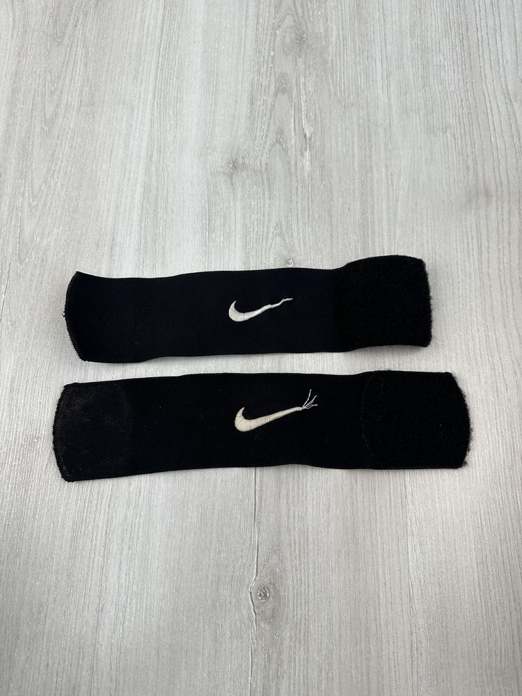 Тримач для щитків Nike
