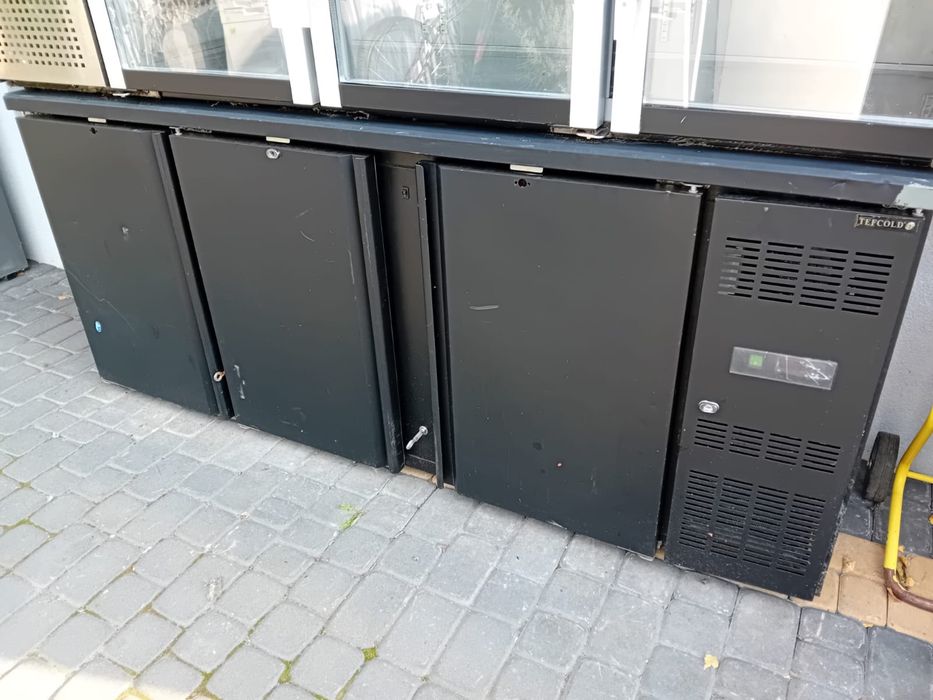 Stół chłodniczny barowy 3 drzwiowy 442L TEFCOLD CBC310