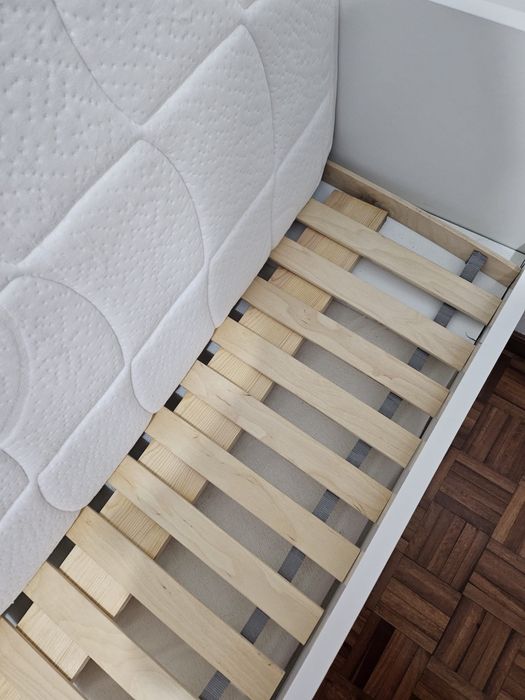 Cama corpo e meio + gaveta