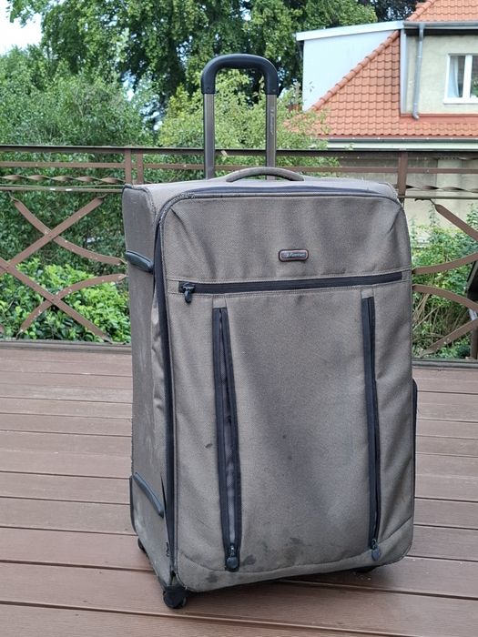 Duża walizka 60-80 litrow