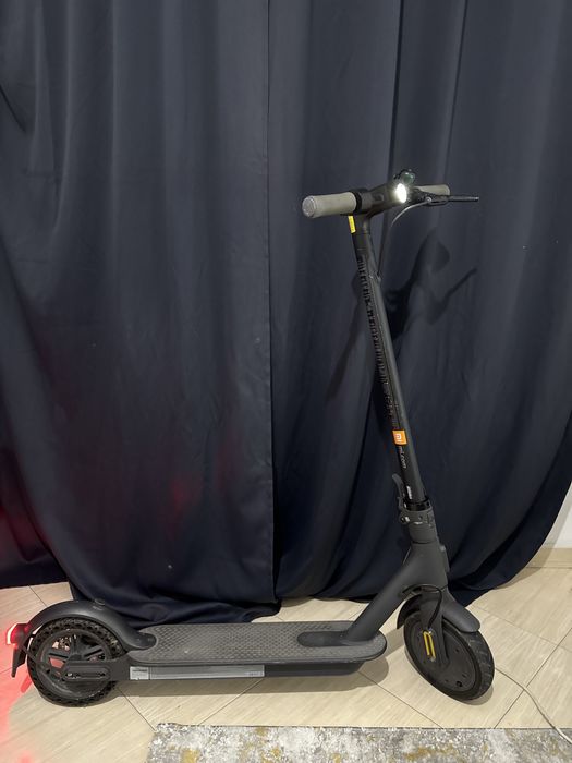 Trotinete Xiaomi Mi Electric Scooter Essential