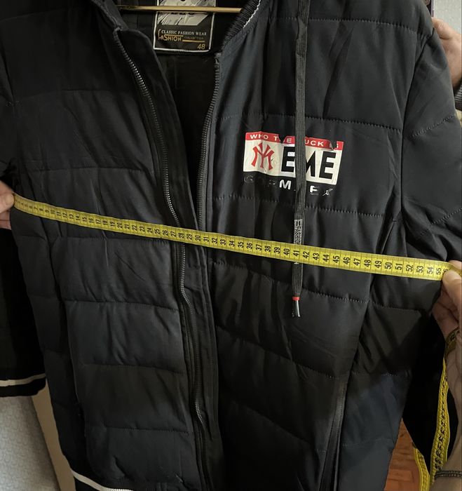 Чоловіча  чорна  куртка