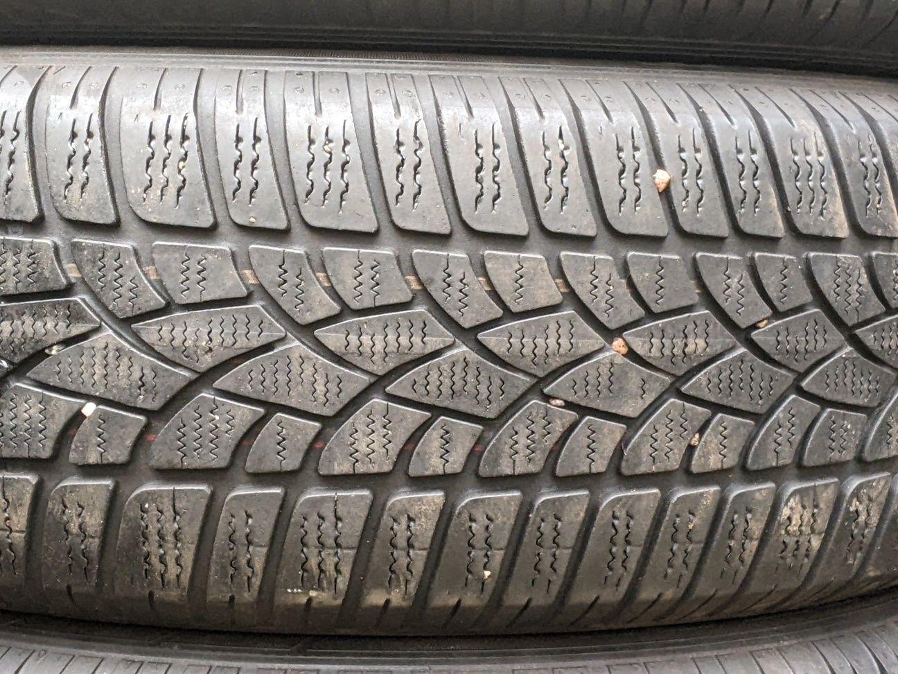 Dunlop  215 60 17c цешка протектор 70%80% 2020рік