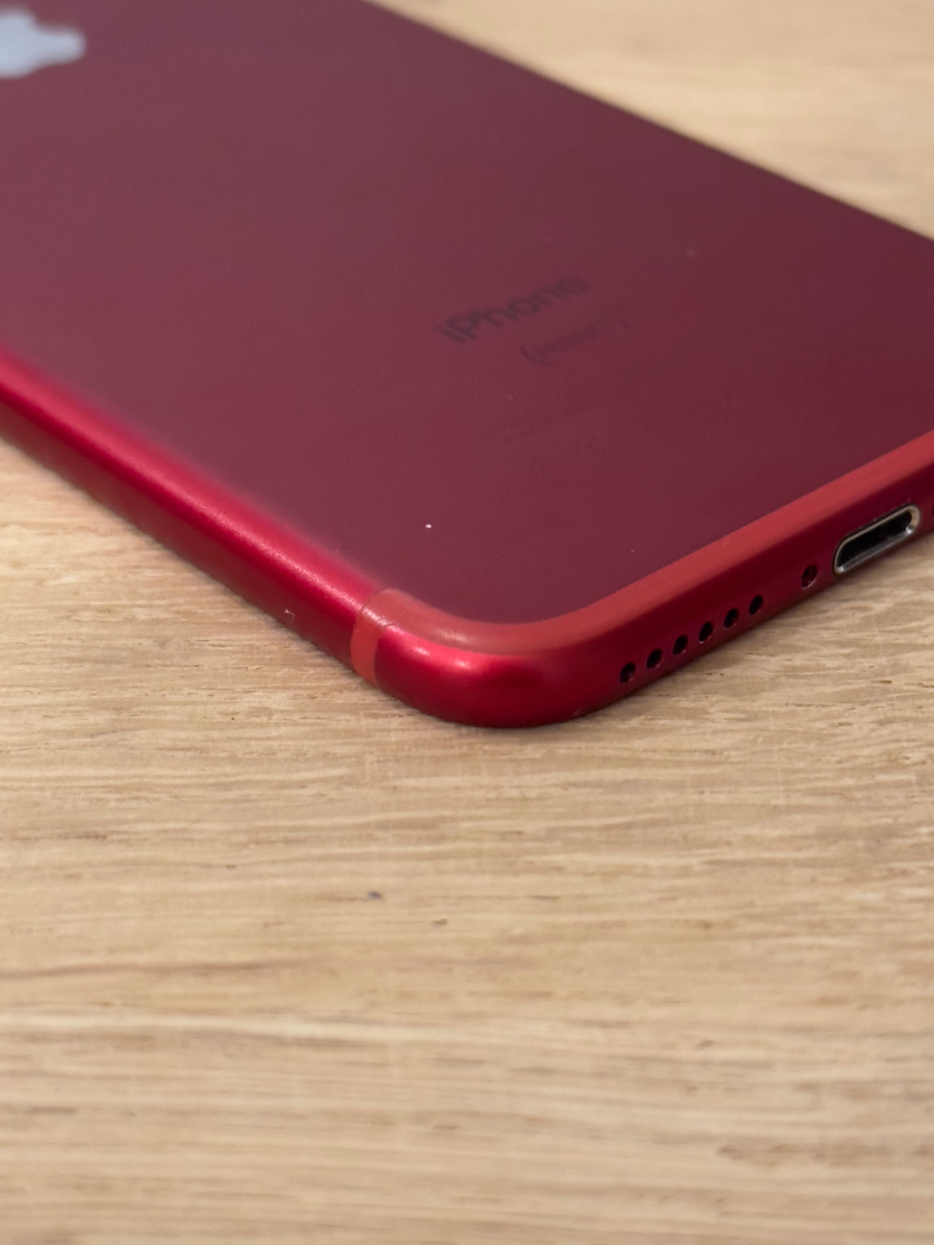 iPhone 7 Product RED korpus