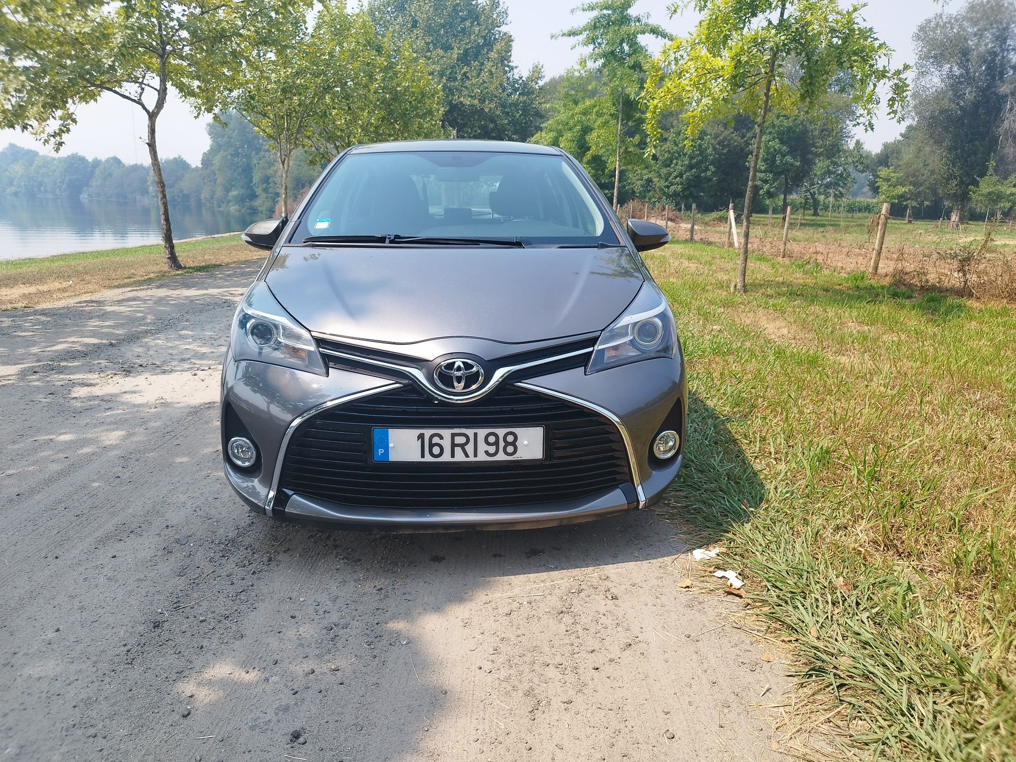 Toyota Yaris 1.0 gasolina 65000km 2016