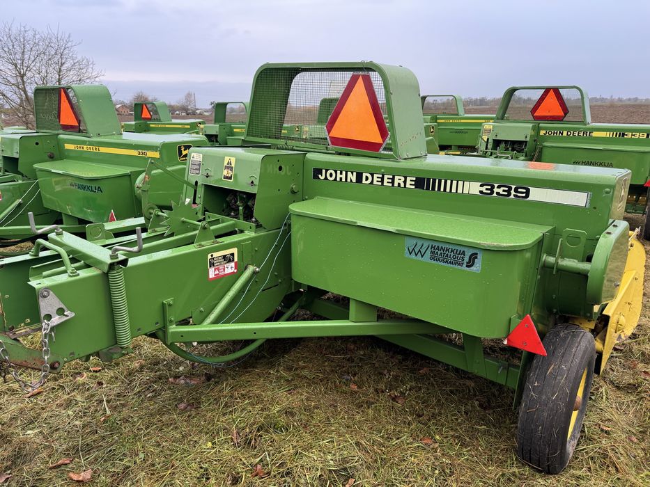 Тюковий Прес Підбирач Пресс подборщик JOHN DEERE 339 (як 330,332,336)