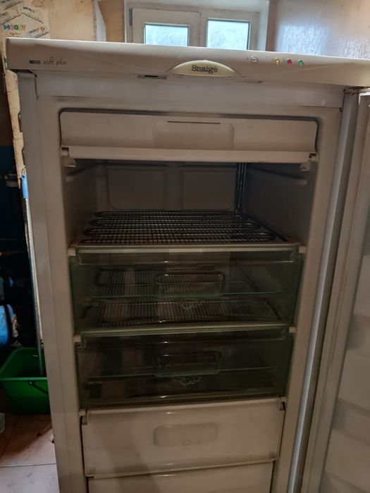 Продам морозильну камеру