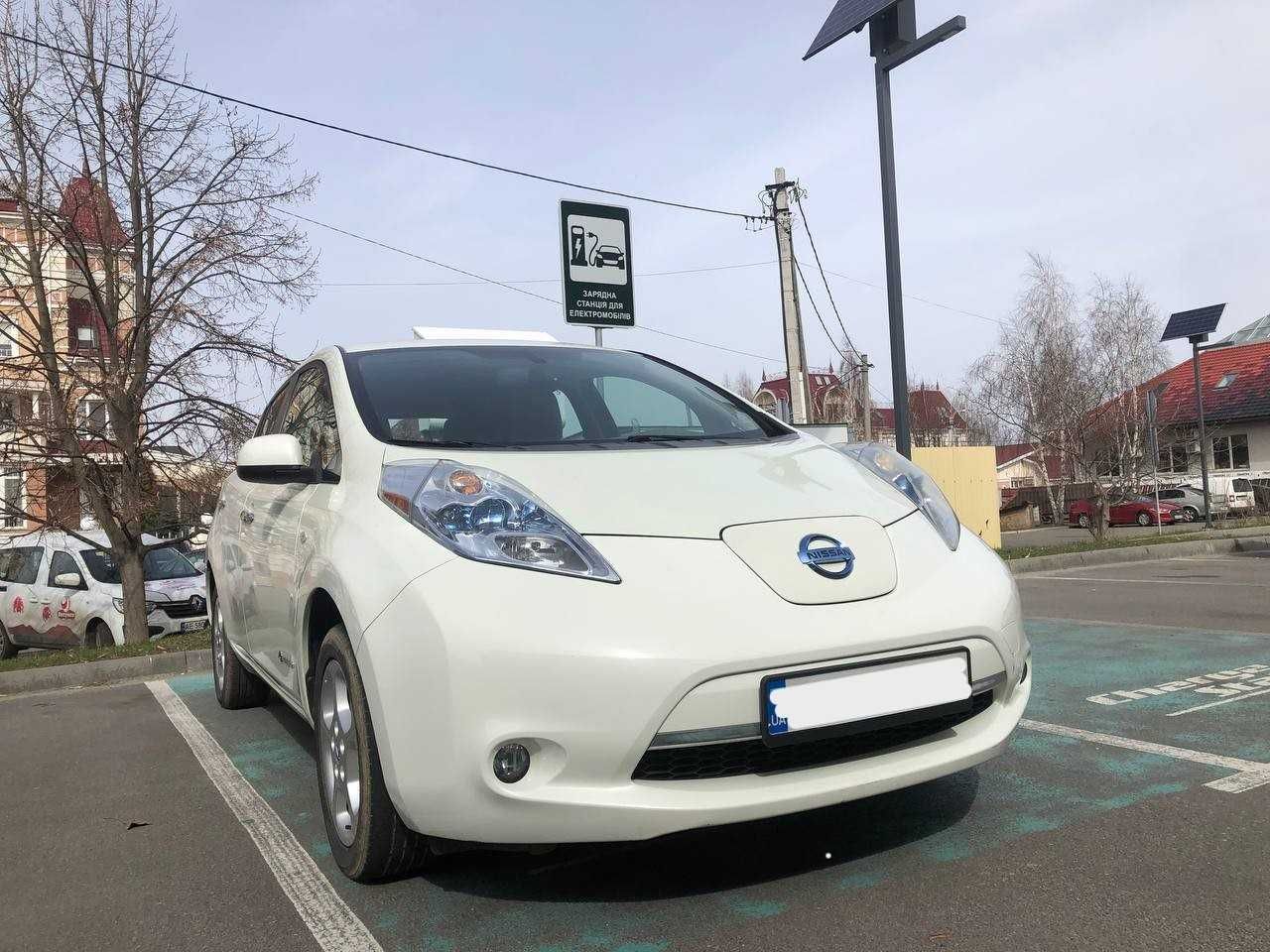 Продажа. Nissan Leaf 2012 року. Ідеальний стан. Нисан Лиф.