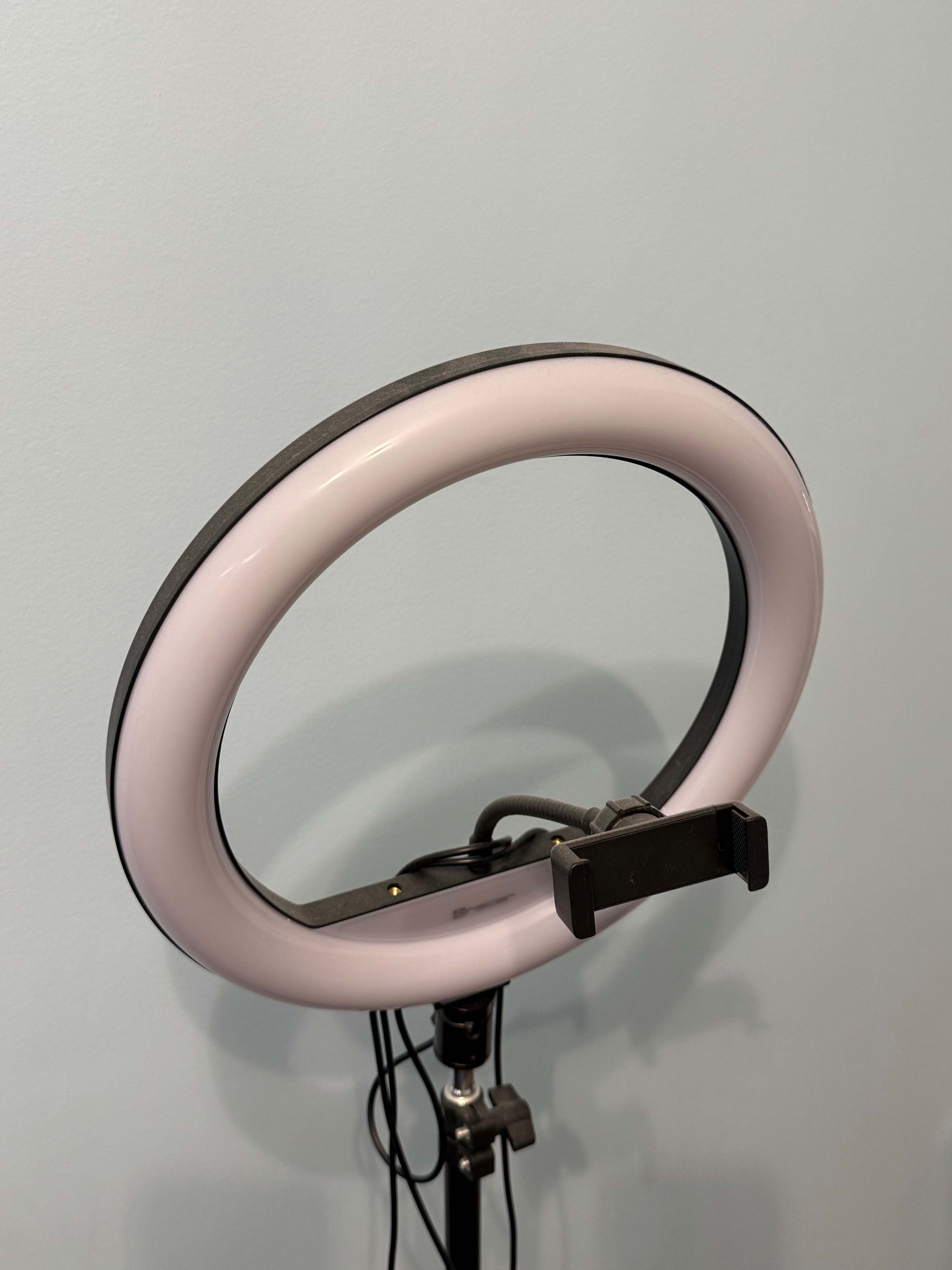Nowiutka Lampa Pierścieniowa LED Ring
