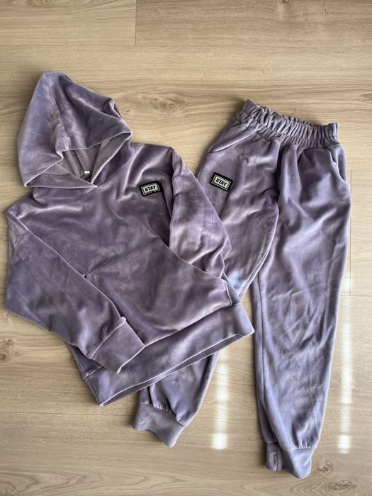 Велюровий спортивний костюм